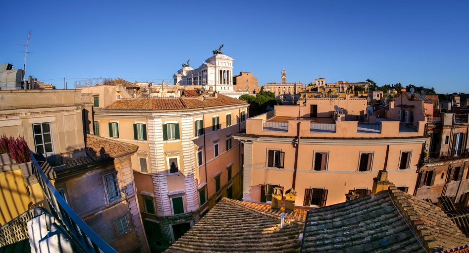Un monument récent dans le secteur de la Rome antique