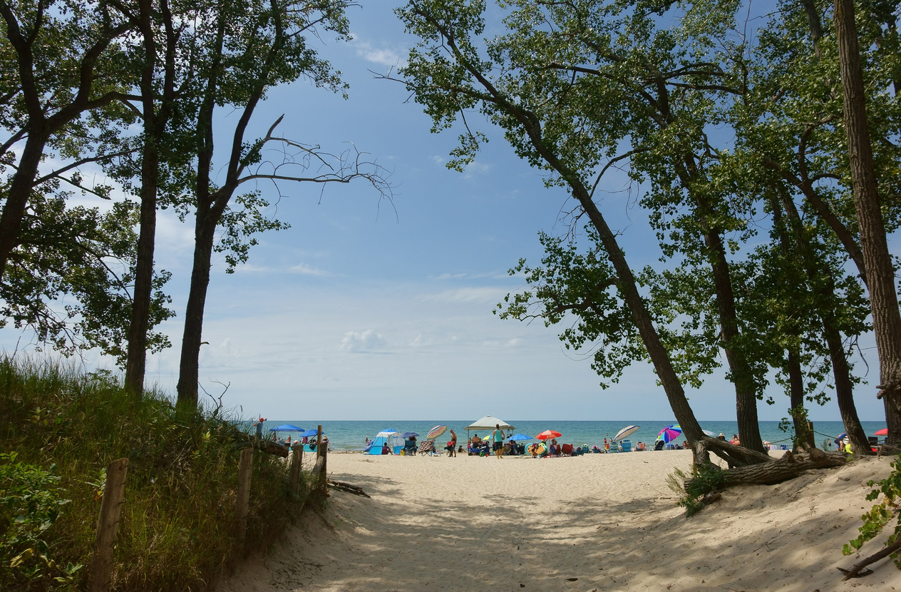 Moyennes des températures et des précipitations à Sandbanks, Ontario