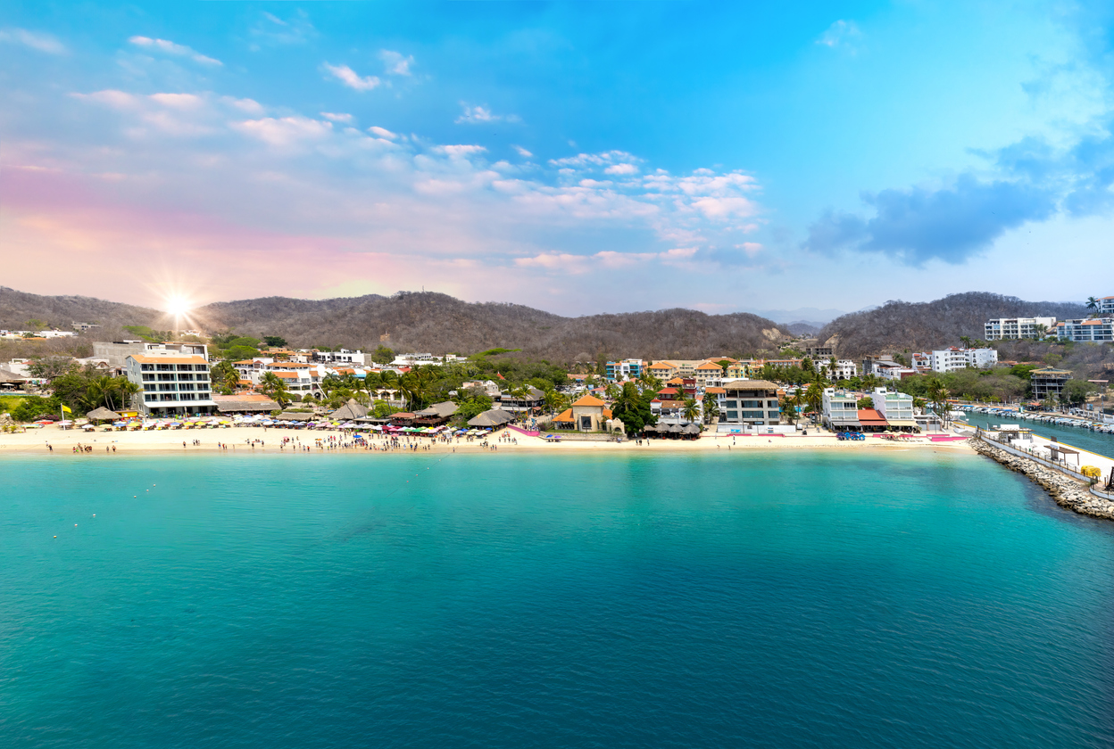 Huatulco, au sud-ouest du Mexique, sur la côte Pacifique. © iStock / Elijah-Lovkoff