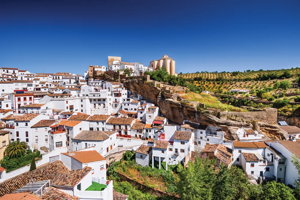 Setenil de las Bodegas  
©iStockphoto.com/Poike  

