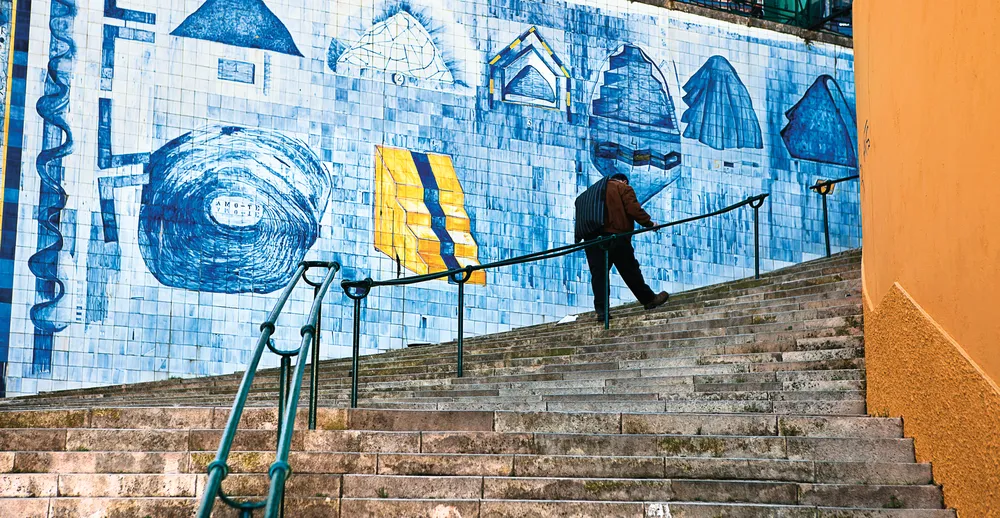 Azulejos à Lisbonne.  
©Shutterstock.com/AlexMorozov12059  
