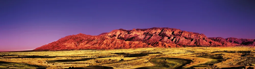 Sandia Mountains. ©Dreamstime.com/Miamiphoto