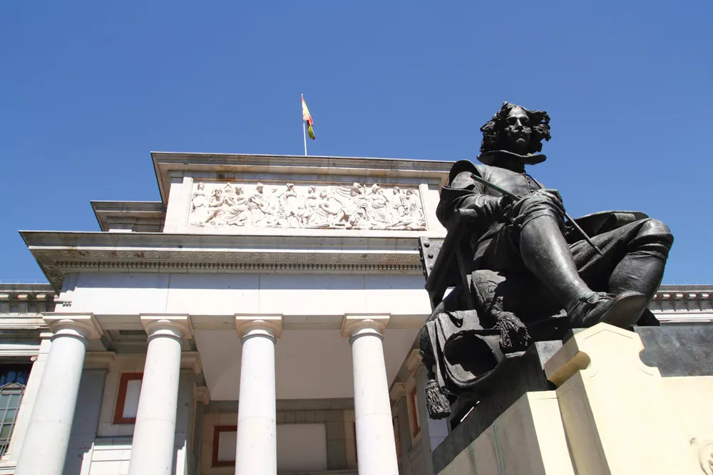Statue de Vélasquez devant le musée du Prado | © Dreamstime.com/Lunamarina