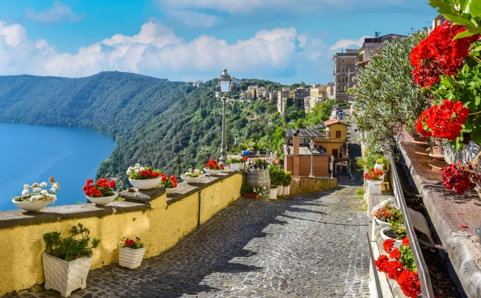 Le lac d'Albano - photo © iStock-e55evu