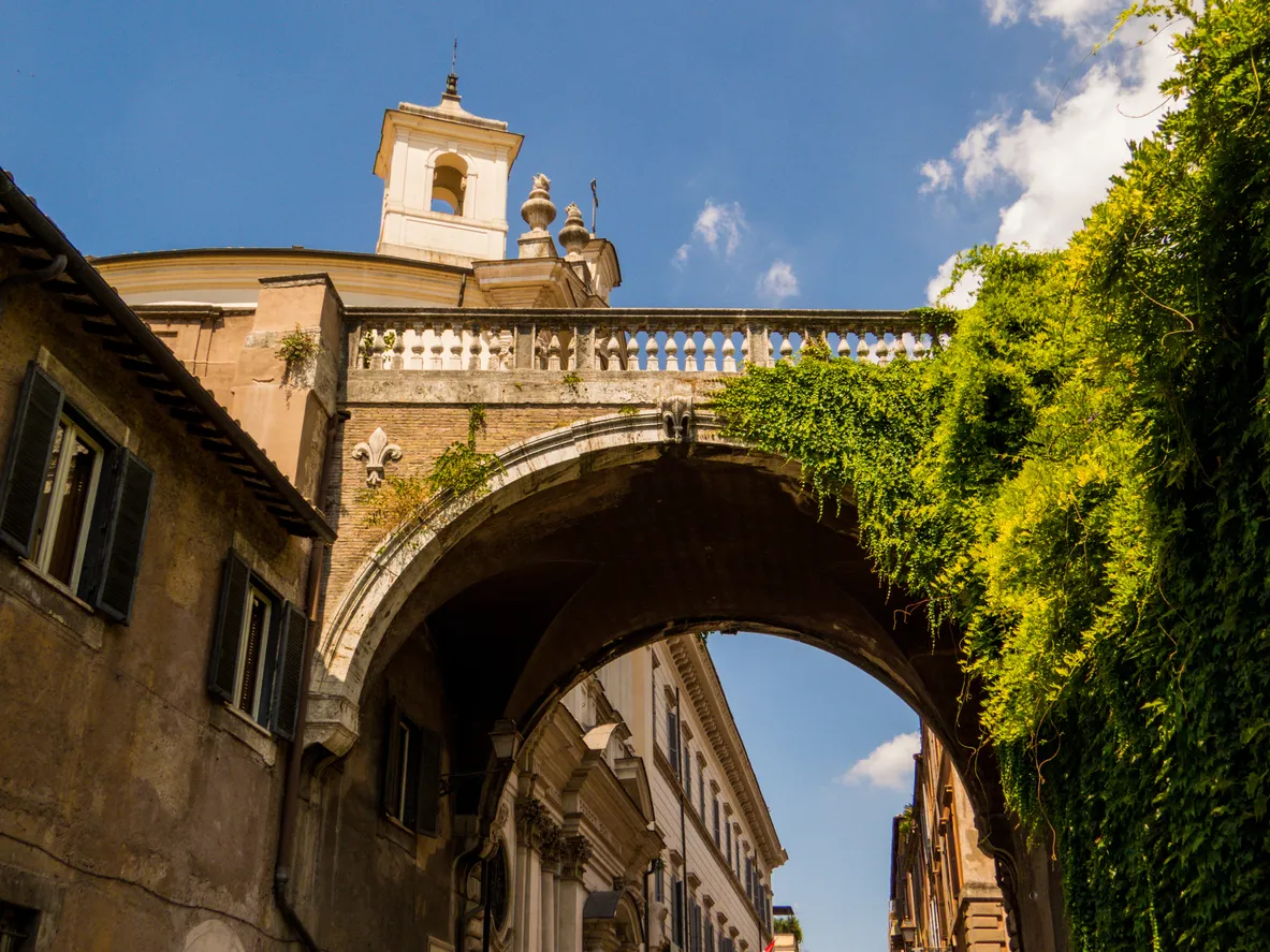 Arco Farnese, Via Giulia, Rome
© iStock/Diego Fiore