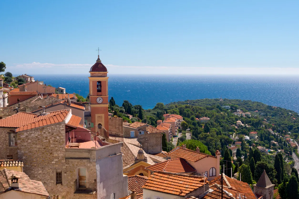 Roquebrune-Cap-Martin en région Provence-Côte-d'Azur © iStock / Larysa Lyundovska