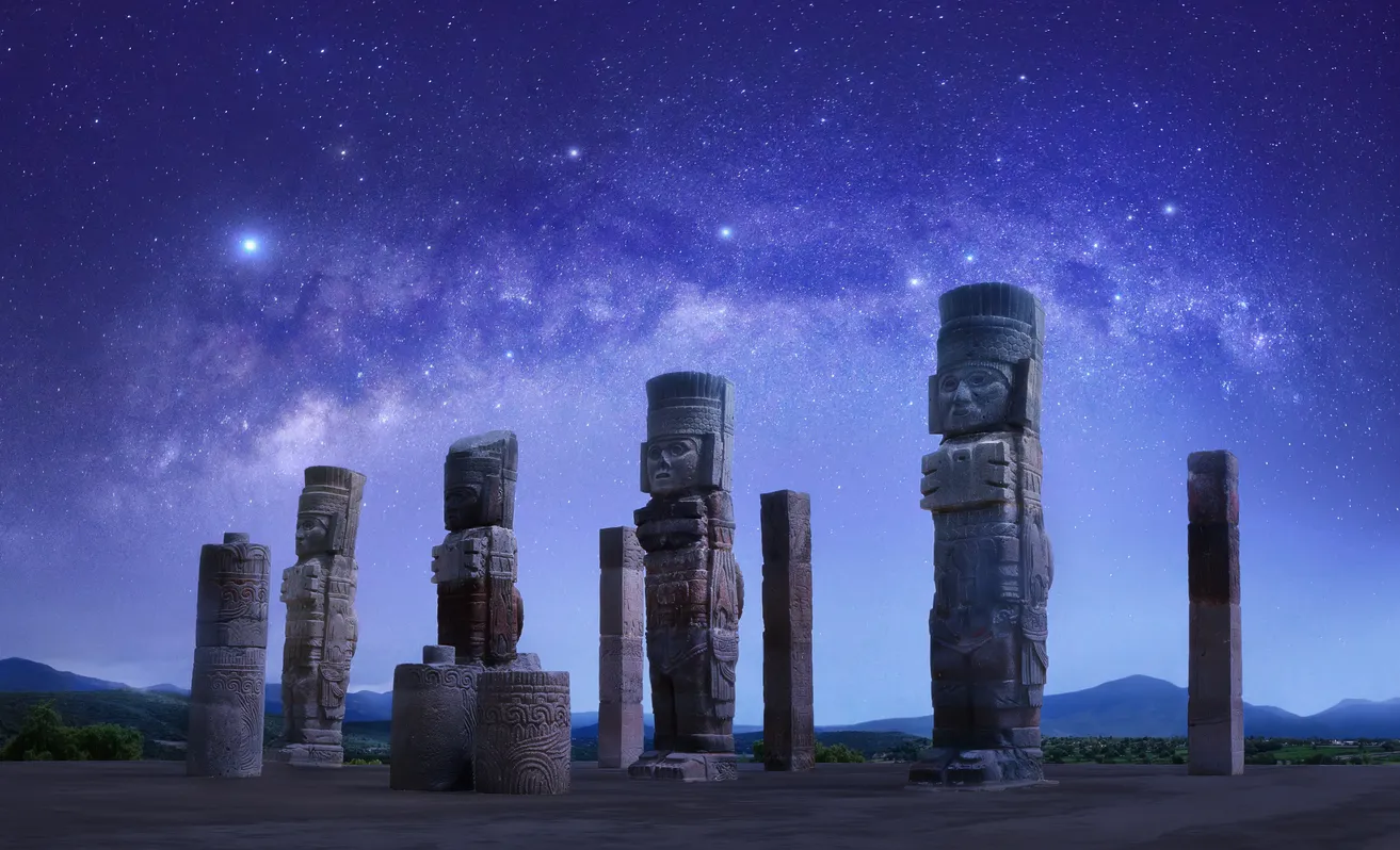 Les sculptures toltèques de Tula  © iStock / Soft_Light
