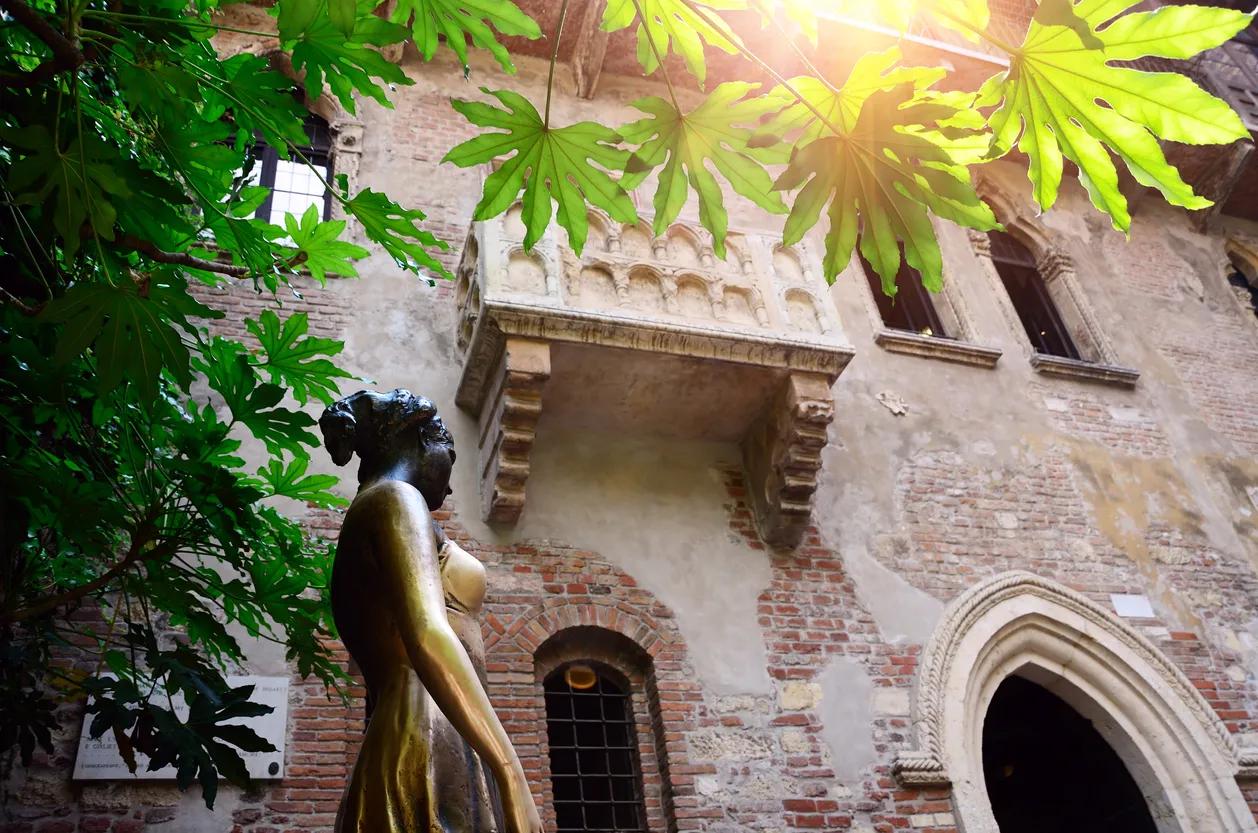 Balcon de la Casa di Giulietta , Vérone, Italie © iStock / alxpin