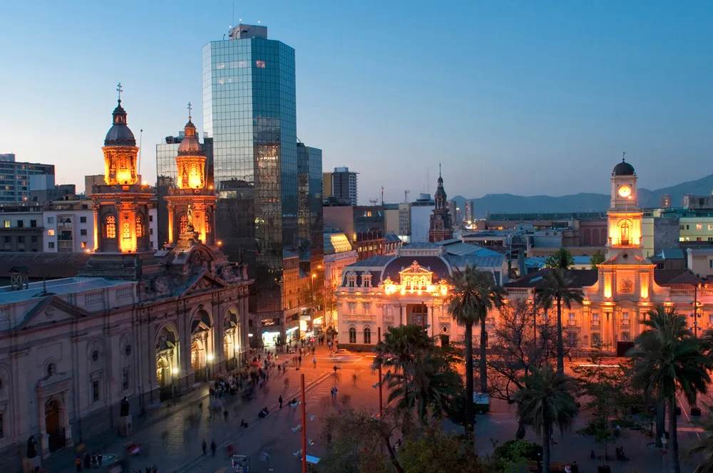 Plaza de Armas, Santiago, Chili | © stockstudioX