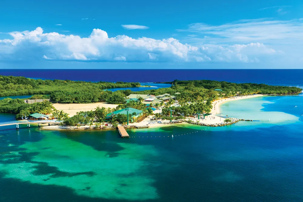 Isla de Roatán. | © iStock / sorincolac