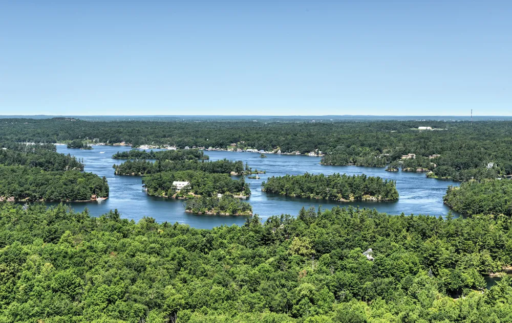 Paysage des Mille-Îles©iStockphoto/demerzel21