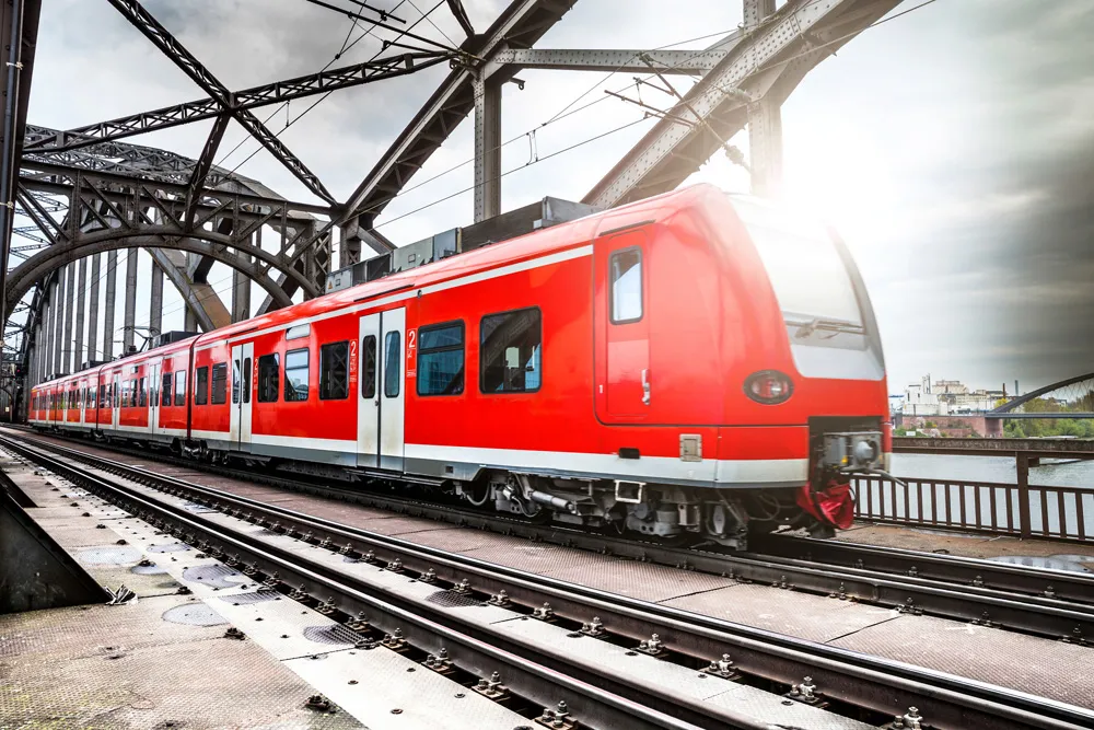 Train du réseau S-Bahn Rhin-Main, Francfort, Allemagne | © LeoPatrizi