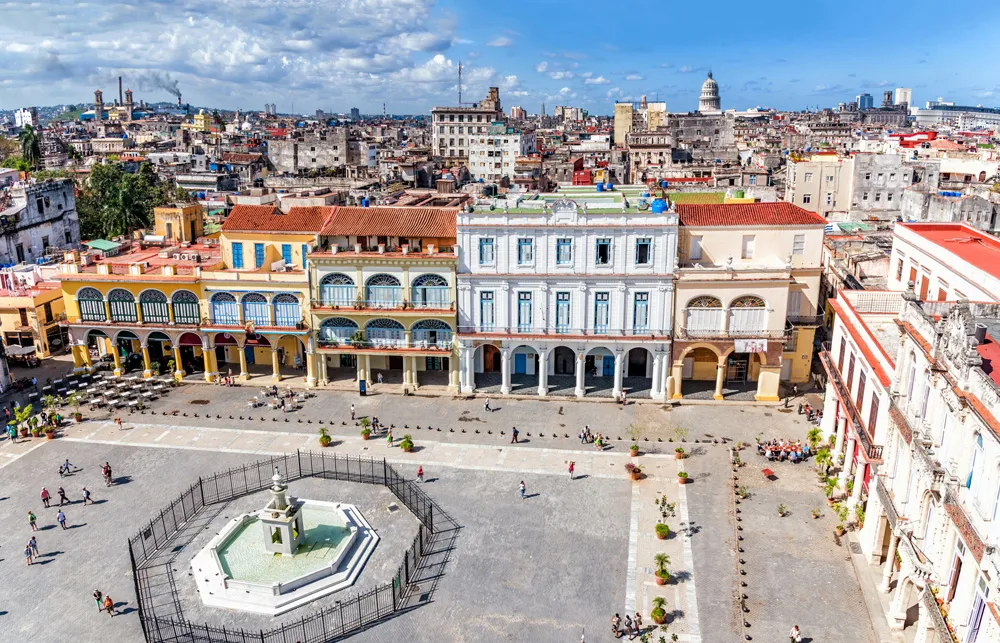 Plaza Vieja, La Habana Vieja, Cuba | © golero