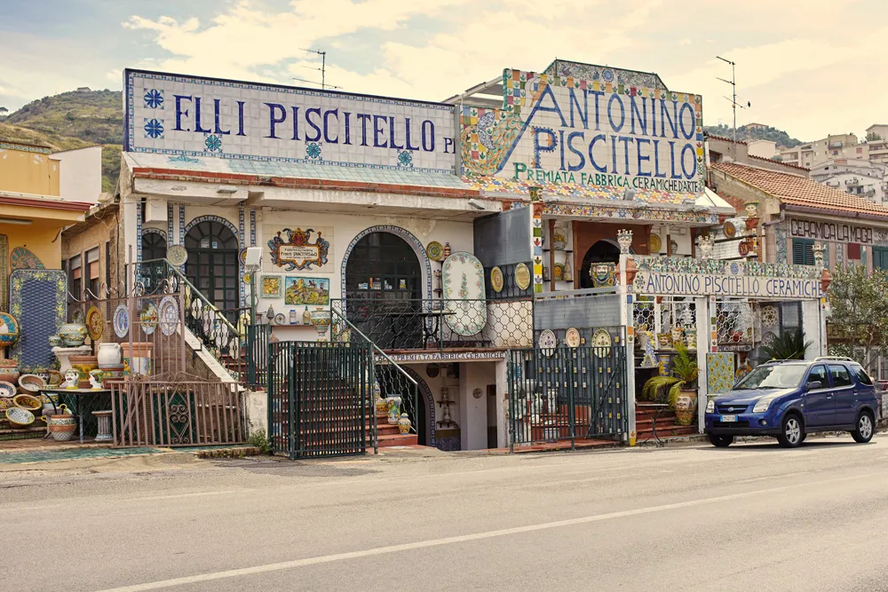 Santo Stefano di Camastra, Sicile | © Satephoto