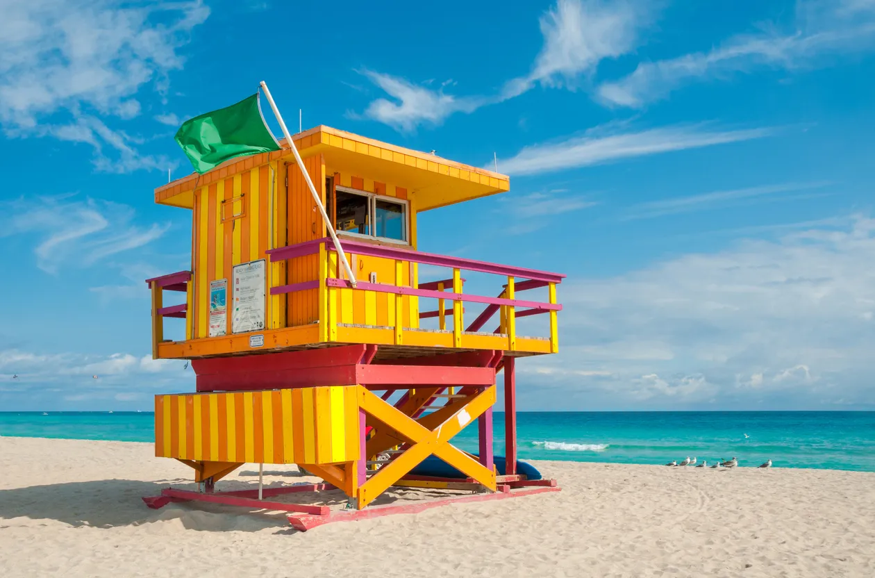 Tour de sauveteur à South Beach, Miami Beach, Floride. ©  iStock / ademyan