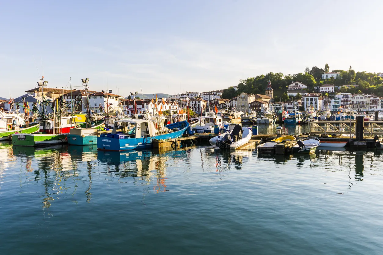 Le port de pêche de Saint-Jean-de-Luz  © iStock / Joaquin Ossorio-Castillo