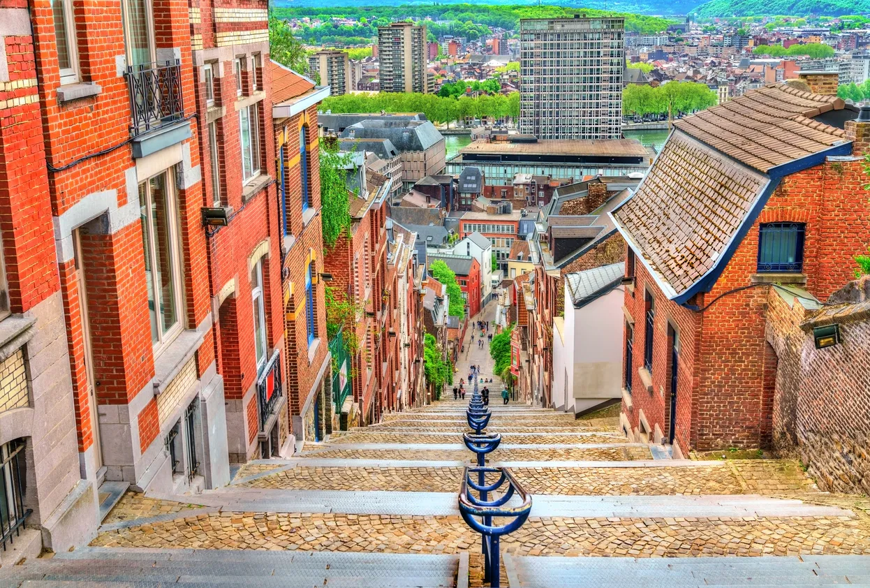 Liège en Wallonie (Belgique), ville où naquit l'écrivain de romans policiers  Georges Simenon, le Belge le plus lu au monde   © iStock / Leonid Andronov