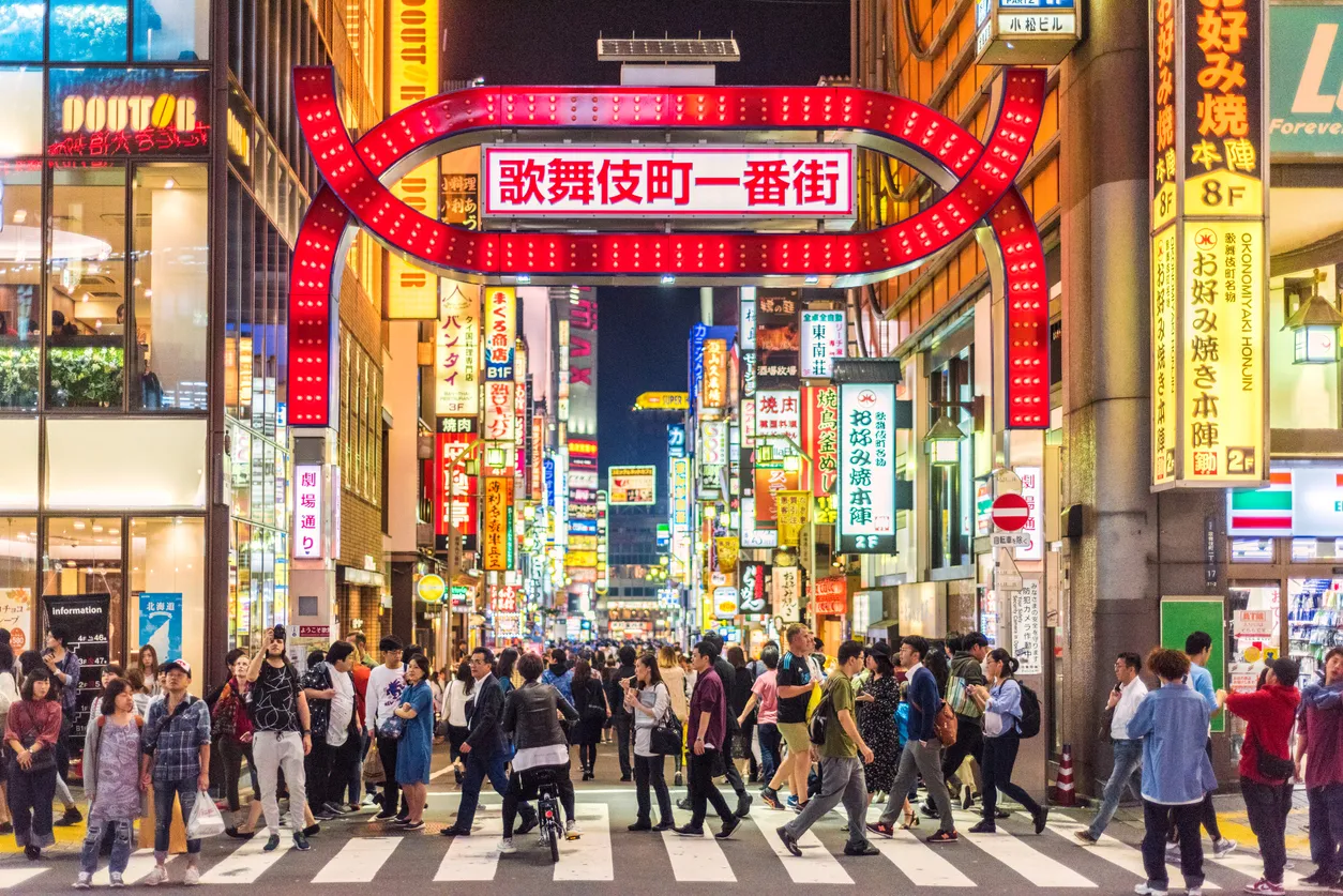 Le quartier de Kabukicho, Shinjuku à Tokyo  © iStock / ke