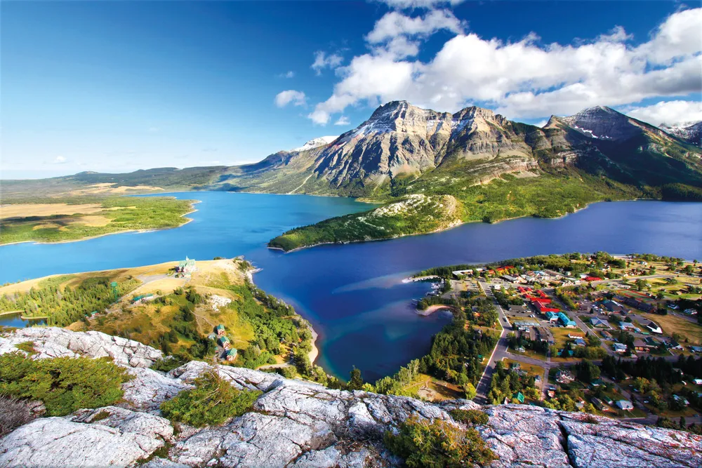 Vue du parc national des Lacs-Waterton depuis le Bears Hump - ©iStockphoto.com/Wirepec 