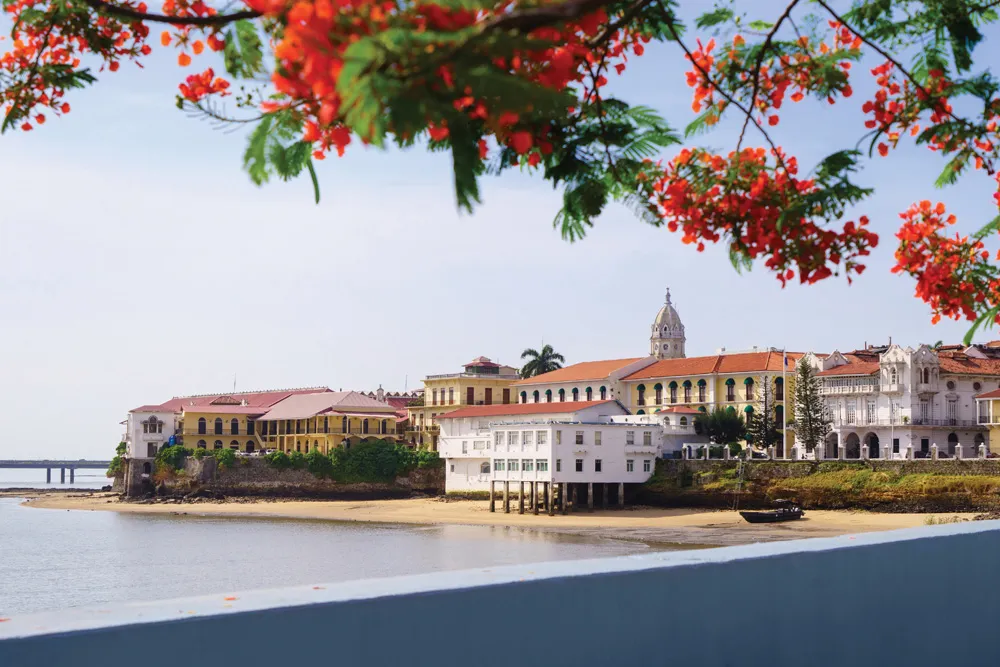 Casco Viejo, Ciudad de Panama, © iStock / diego_cervo